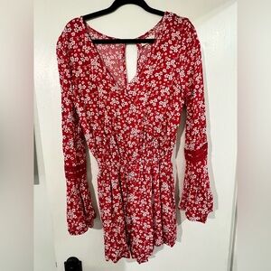 Hollister Red and White Boho Floral Shorts Romper size L